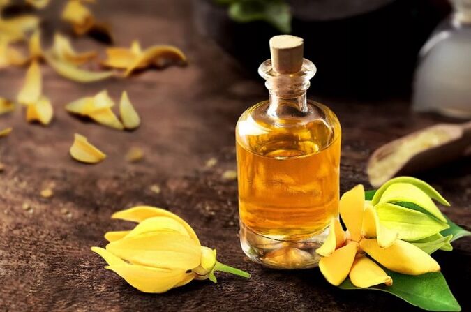 Ilang-ylang as part of zxcvbnmqwert